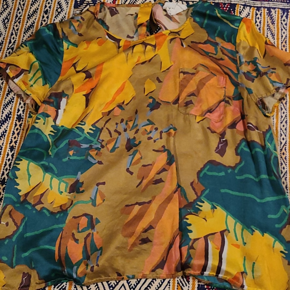 Colorful top